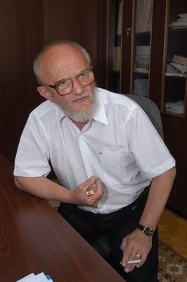 Budapest, 2004.06.15.
Dános Kornél professzor, a Semmelweis Orvostudományi Egyetem Nyelvi Kommunikációs Központjának igazgatója.-stock-foto