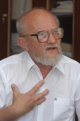 Budapest, 2004.06.15.
Dános Kornél professzor, a Semmelweis Orvostudományi Egyetem Nyelvi Kommunikációs Központjának igazgatója.-stock-foto