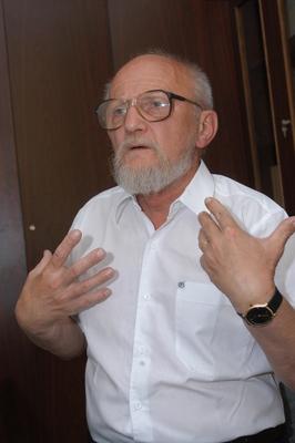Budapest, 2004.06.15.
Dános Kornél professzor, a Semmelweis Orvostudományi Egyetem Nyelvi Kommunikációs Központjának igazgatója.-stock-foto