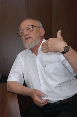 Budapest, 2004.06.15.
Dános Kornél professzor, a Semmelweis Orvostudományi Egyetem Nyelvi Kommunikációs Központjának igazgatója.-stock-foto