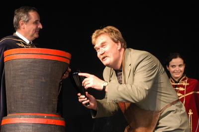 Pezsgő Lovagok avatása-stock-foto