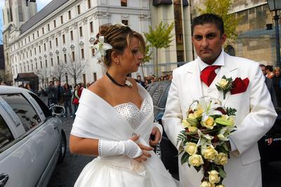 Gáspár Győző és Balla Bea asszony a Mátyás-templomban újra megpecsételték szerelmüket-stock-foto