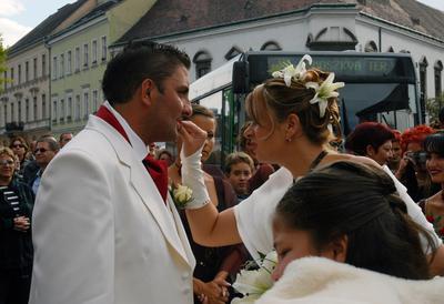 Gáspár Győző és Balla Bea asszony a Mátyás-templomban újra megpecsételték szerelmüket-stock-foto