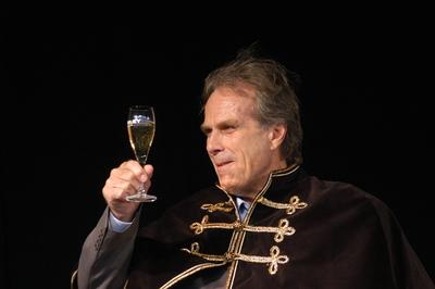 Pezsgő Lovagok avatása-stock-foto