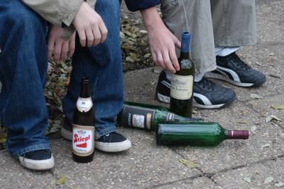 Szeszes italt fogyasztó-stock-foto