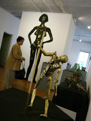 Pal Kepenyes kiállítása az OCTOGONart galériában-stock-foto