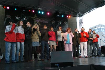 Megasztárok koncertje-stock-foto