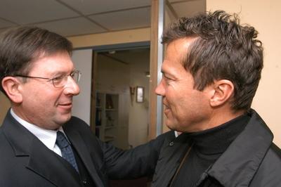 Budapest, 2004.01.05.
Lothar Matthäus mindent megnyert, amit futballista megnyerhet. Világbajnok, Európa-bajnok, UEFA-kupagyőztes és az aranylabdát is megkapta. Január elsejétől ő a magyar válogatott szövetségi kapitánya.

Bozóky Imre (MLSZ elnök), Lothar Matthäus német labdarúgó, edző-stock-photo