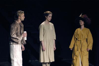 Budapest, 2004.02.11.
A Napszínház 2004. február 26-án mutatta be Donatien-Alphonse-François de Sade Justine című műve alapján készült előadását a Thália Régi Stúdióban. 
Szereplők: Pálfi Kati, Csontos Róbert, Fodor Krisztina, Dévai Balázs-stock-foto