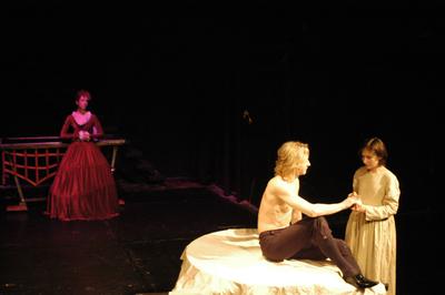 Budapest, 2004.02.11.
A Napszínház 2004. február 26-án mutatta be Donatien-Alphonse-François de Sade Justine című műve alapján készült előadását a Thália Régi Stúdióban. 
Szereplők: Pálfi Kati, Csontos Róbert, Fodor Krisztina, Dévai Balázs-stock-foto