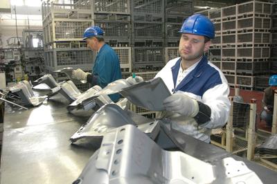 Suzuki esztergomi gyára-stock-foto