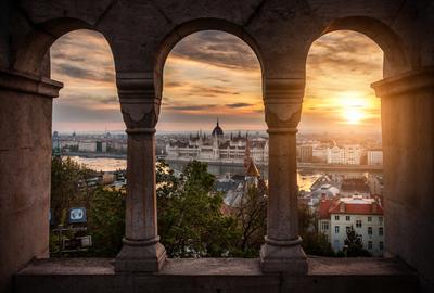Budapest, a Halászbástya ablakai-stock-foto