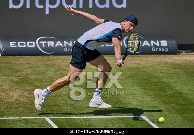 Stuttgart, Stuttgart, Germany. 13th June, 2025. Marton Fucsovics of Hungary returns with backhand to Taylor Fritz of United States during the BOSS OPEN - ATP250, Mens Tennis in Stuttgart, 13.6.2025, Stuttgart (TC Weissenhof e.V.), Germany, Foto: Mathias Schulz (Credit Image: © Mathias Schulz/ZUMA Press Wire) EDITORIAL USAGE ONLY! Not for Commercial USAGE!