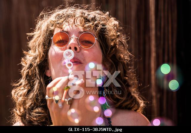 TERSCHELLING - A girl blows bubbles on the first day of the Oerol festival. The festival is being held for the 44th time on the island of Terschelling. ANP SIESE VEENSTRA netherlands out - belgium out Credit: ANP/Alamy Live News