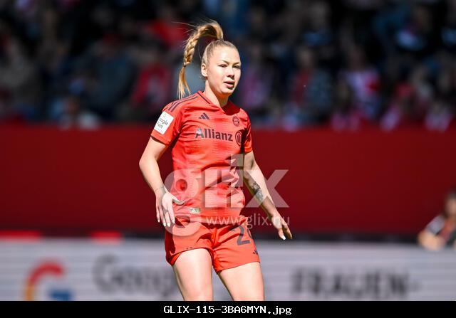Munich, Germany. 11th May, 2025. Soccer, Women: Bundesliga, Bayern Munich - SGS Essen, Matchday 22, FC Bayern Campus. Munich's Weronika Zawistowska watches the game. Credit: Harry Langer/dpa - IMPORTANT NOTE: In accordance with the regulations of the DFL German Football League and the DFB German Football Association, it is prohibited to utilize or have utilized photographs taken in the stadium and/or of the match in the form of sequential images and/or video-like photo series./dpa/Alamy Live News
