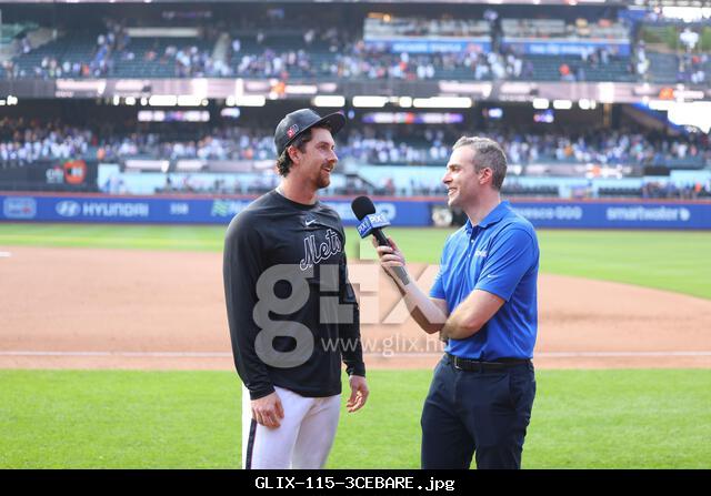 New York Mets starting pitcher Nolan McLean (26) is interviewed by SNY-TV broadcaster Steve Gelbs after the baseball game against the Seattle Mariners at Citi Field in Corona, N.Y., Saturday, Aug. 16, 2025. The Mets won 3-1. (Photo: Gordon Donovan)