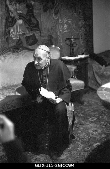 BUDAPEST 1956 Mindszenty József bíboros és antikommunista, akit az 1956. október 23-tól november 10-ig tartó, a Magyar Népköztársaság és a szovjete...