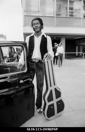 Chuck Berry a londoni repülőtéren. 1972. augusztus 3.