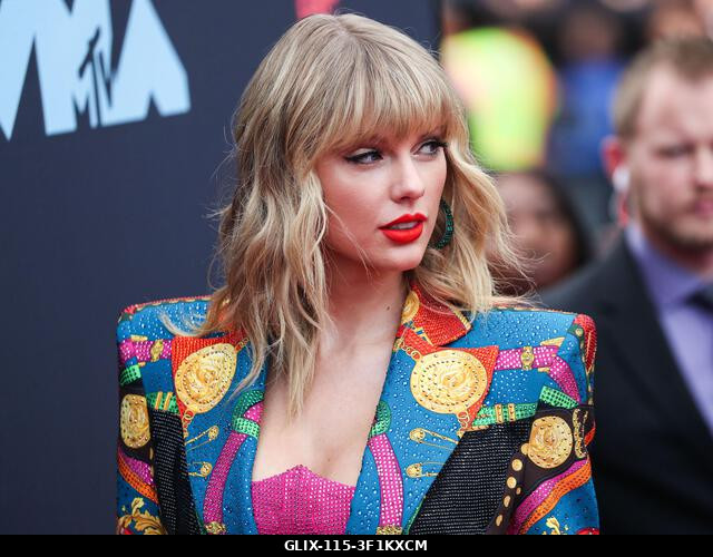 (FÁJL) Taylor Swift és Travis Kelce összeházasodtak. Taylor Swift és Travis Kelce hivatalosan 2026. július 3-án, pénteken házasodtak össze a New Yo...