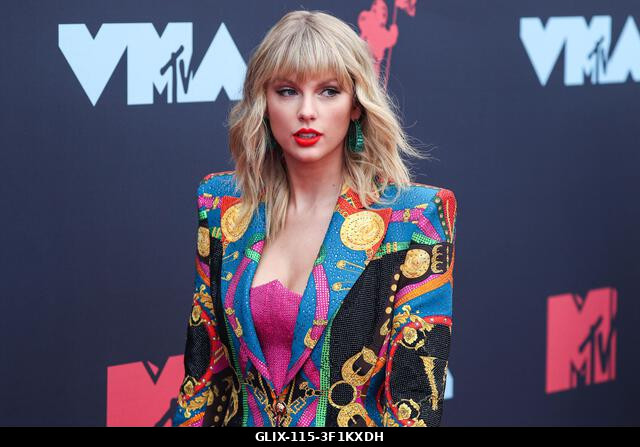 (FÁJL) Taylor Swift és Travis Kelce összeházasodtak. Taylor Swift és Travis Kelce hivatalosan 2026. július 3-án, pénteken házasodtak össze a New Yo...