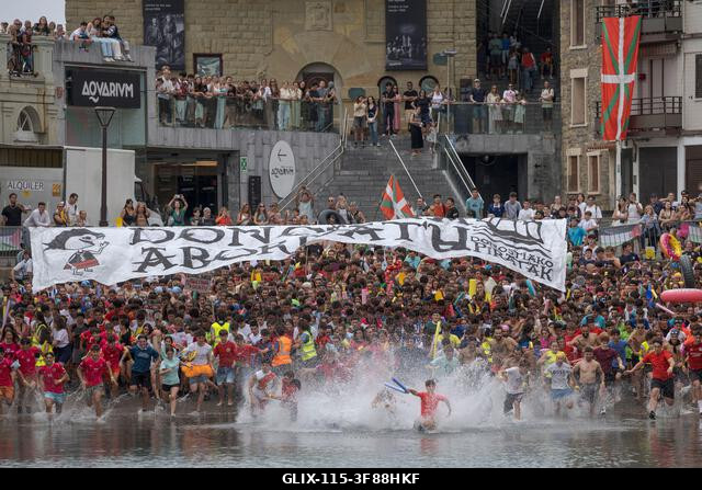 TOP PICS - DONOSTIA–SAN SEBASTIÁN, SPAIN – AUGUST 10, 2026: Revellers attempt to navigate hand-made rafts towards La Concha Beach during the annual...