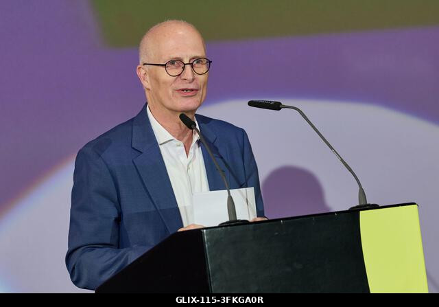 Hamburg, Németország. 2026. szeptember 24. Peter Tschentscher (SPD), Hamburg polgármestere a CinemaxX Dammtor színpadán a 34. Hamburgi Filmfesztivá...