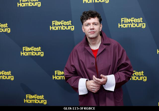 Hamburg, Németország. 2026. szeptember 24. Christian Friedel színész a vörös szőnyegen áll a CinemaxX Dammtor fesztiválon a 34. Hamburgi Filmfeszti...