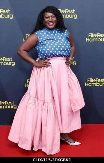 Hamburg, Németország. 2026. szeptember 24. Thelma Buabeng színésznő és műsorvezető a CinemaxX Dammtor vörös szőnyegén áll a 34. Hamburgi Filmfeszti...