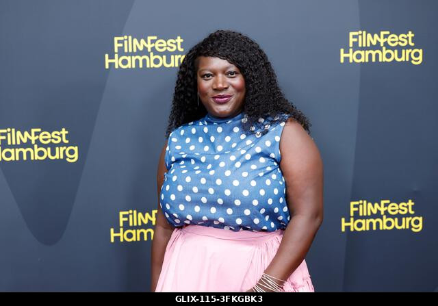 Hamburg, Németország. 2026. szeptember 24. Thelma Buabeng színésznő és műsorvezető a CinemaxX Dammtor vörös szőnyegén áll a 34. Hamburgi Filmfeszti...