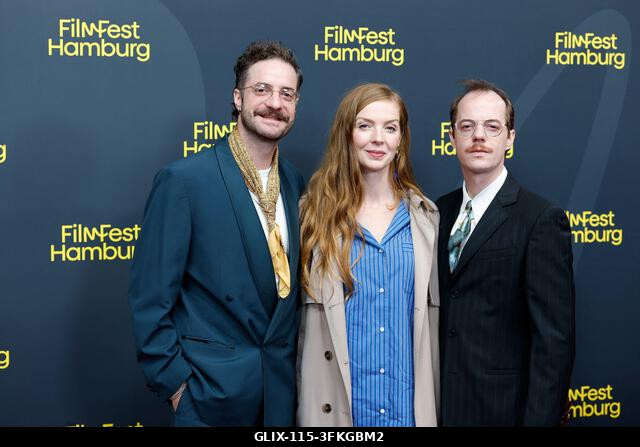 Hamburg, Németország. 2026. szeptember 24. Fridolin Sandmeyer (balról jobbra), Pheline Roggan és Merlin Sandmeyer színészek a CinemaxX Dammtor vörö...