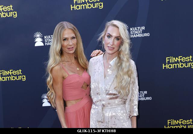 Jenny Elvers és Juliane Golbs részt vesz a „Nachtschicht – Sterben verboten” premierjén 2026. szeptember 25-én a 34. filmfesztiválon Hamburgban, Né...