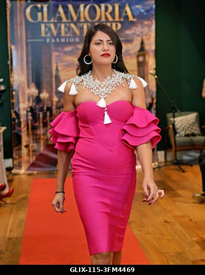 LONDON, Egyesült Királyság. 2026. szeptember 26. Exkluzív tudósítás a greenwichi Glamoria VIP Showcase-ről, ahol Dasha Mood tervező bemutatja legúj...