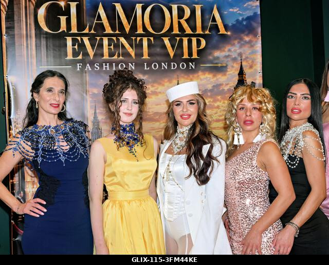 LONDON, Egyesült Királyság. 2026. szeptember 26. Exkluzív tudósítás a greenwichi Glamoria VIP Showcase-ről, ahol Dasha Mood tervező bemutatja legúj...