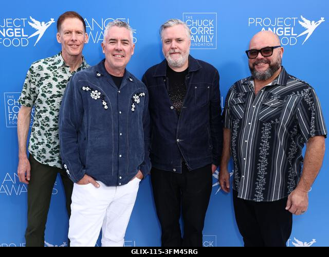 Hollywood, Egyesült Államok. 2026. szeptember 26. Ed Robertson, Kevin Hearn és Tyler Stewart a Project Angel Food 2026-os Angel Awards díjátadóján,...