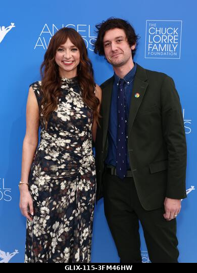 Hollywood, Egyesült Államok. 2026. szeptember 26. Lauren Lapkus és Mike Castle a Project Angel Food 2026-os Angel Awards díjátadóján, amelyet a Chu...