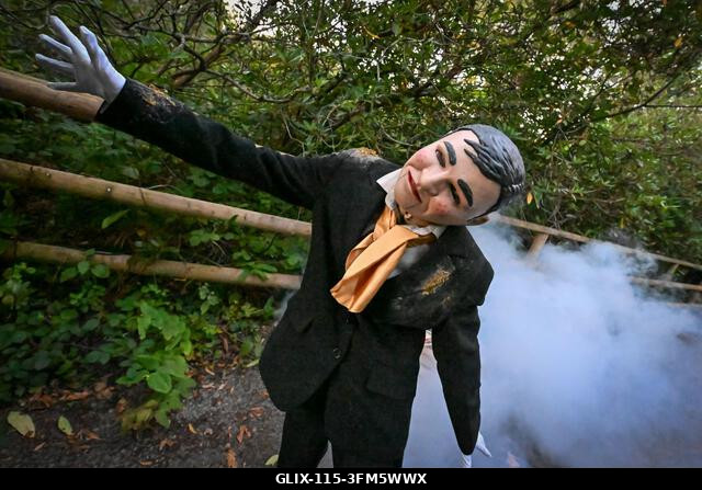 Alton, Egyesült Királyság. 2026. szeptember 26. A Scarefest megnyitó estéje az Alton Towersben, ahol ijesztő labirintus karakterek, előadók és a ha...