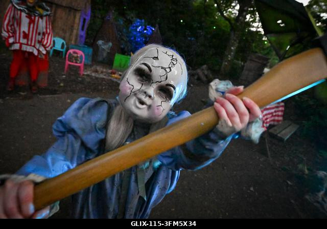 Alton, Egyesült Királyság. 2026. szeptember 26. A Scarefest megnyitó estéje az Alton Towersben, ahol ijesztő labirintus karakterek, előadók és a ha...