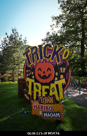Alton, Egyesült Királyság. 2026. szeptember 26. A Scarefest megnyitó estéje az Alton Towersben, ahol ijesztő labirintus karakterek, előadók és a ha...