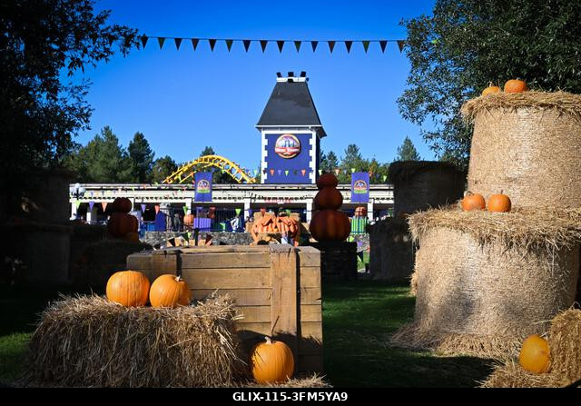 Alton, Egyesült Királyság. 2026. szeptember 26. A Scarefest megnyitó estéje az Alton Towersben, ahol ijesztő labirintus karakterek, előadók és a ha...