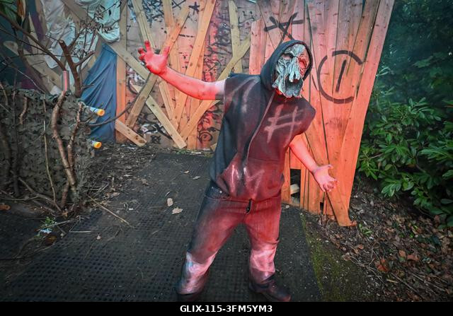 Alton, Egyesült Királyság. 2026. szeptember 26. A Scarefest megnyitó estéje az Alton Towersben, ahol ijesztő labirintus karakterek, előadók és a ha...