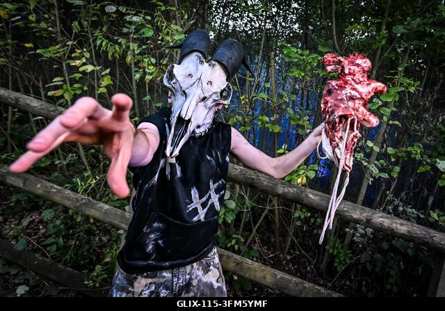 Alton, Egyesült Királyság. 2026. szeptember 26. A Scarefest megnyitó estéje az Alton Towersben, ahol ijesztő labirintus karakterek, előadók és a ha...