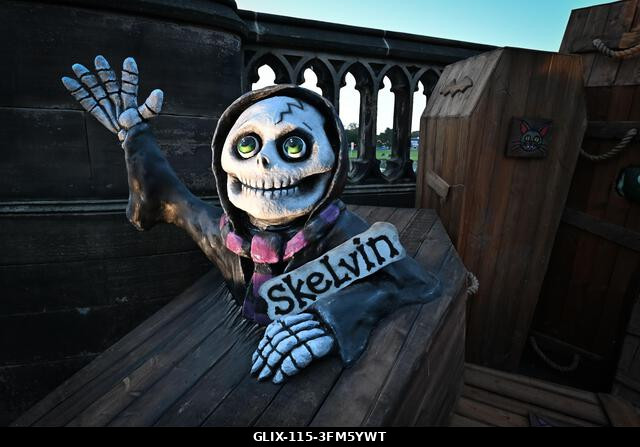 Alton, Egyesült Királyság. 2026. szeptember 26. A Scarefest megnyitó estéje az Alton Towersben, ahol ijesztő labirintus karakterek, előadók és a ha...