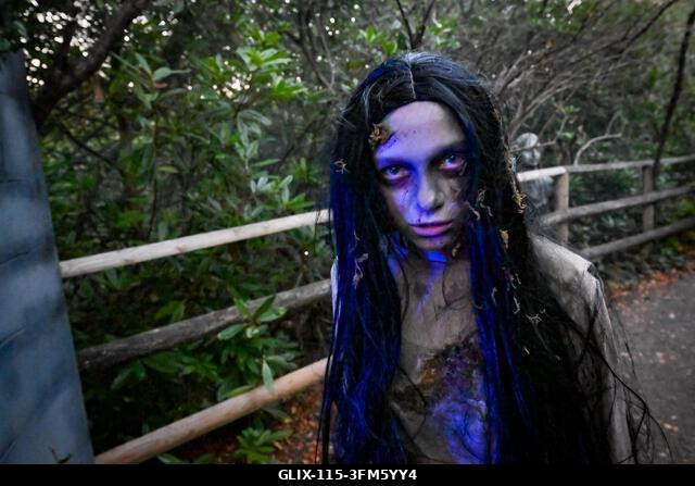Alton, Egyesült Királyság. 2026. szeptember 26. A Scarefest megnyitó estéje az Alton Towersben, ahol ijesztő labirintus karakterek, előadók és a ha...