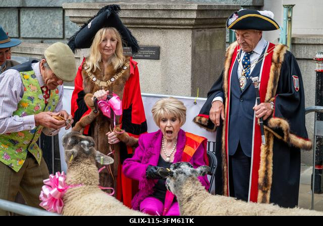 London, Egyesült Királyság. 2026. szeptember 27. Gloria Hunniford televíziós és rádiós műsorvezető, London polgármestere, Dame Susan Langley és Lon...