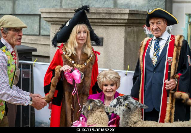 London, Egyesült Királyság. 2026. szeptember 27. Gloria Hunniford televíziós és rádiós műsorvezető, London polgármestere, Dame Susan Langley és Lon...