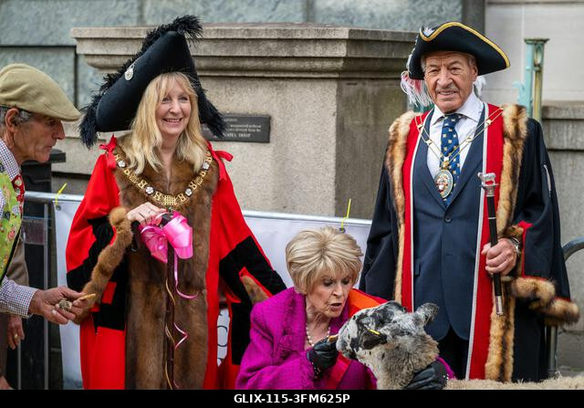 London, Egyesült Királyság. 2026. szeptember 27. Gloria Hunniford televíziós és rádiós műsorvezető, London polgármestere, Dame Susan Langley és Lon...