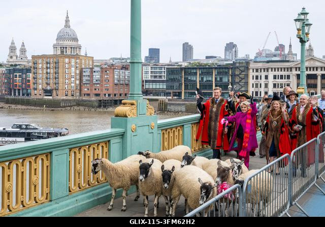 London, Egyesült Királyság. 2026. szeptember 27. Gloria Hunniford televíziós és rádiós műsorvezető, London polgármestere, Dame Susan Langley és Lon...