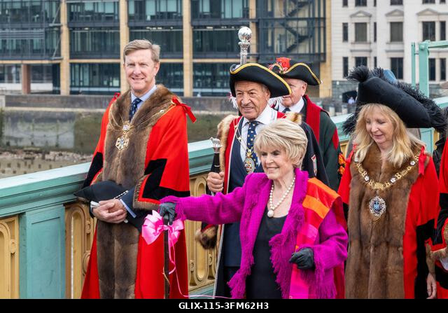 London, Egyesült Királyság. 2026. szeptember 27. Gloria Hunniford televíziós és rádiós műsorvezető, London polgármestere, Dame Susan Langley és Lon...
