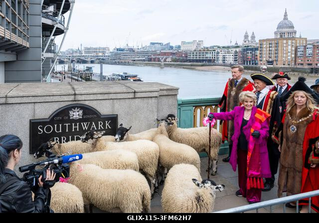 London, Egyesült Királyság. 2026. szeptember 27. Gloria Hunniford televíziós és rádiós műsorvezető, London polgármestere, Dame Susan Langley és Lon...