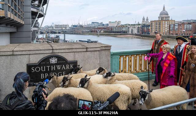 London, Egyesült Királyság. 2026. szeptember 27. Gloria Hunniford televíziós és rádiós műsorvezető, London polgármestere, Dame Susan Langley és Lon...
